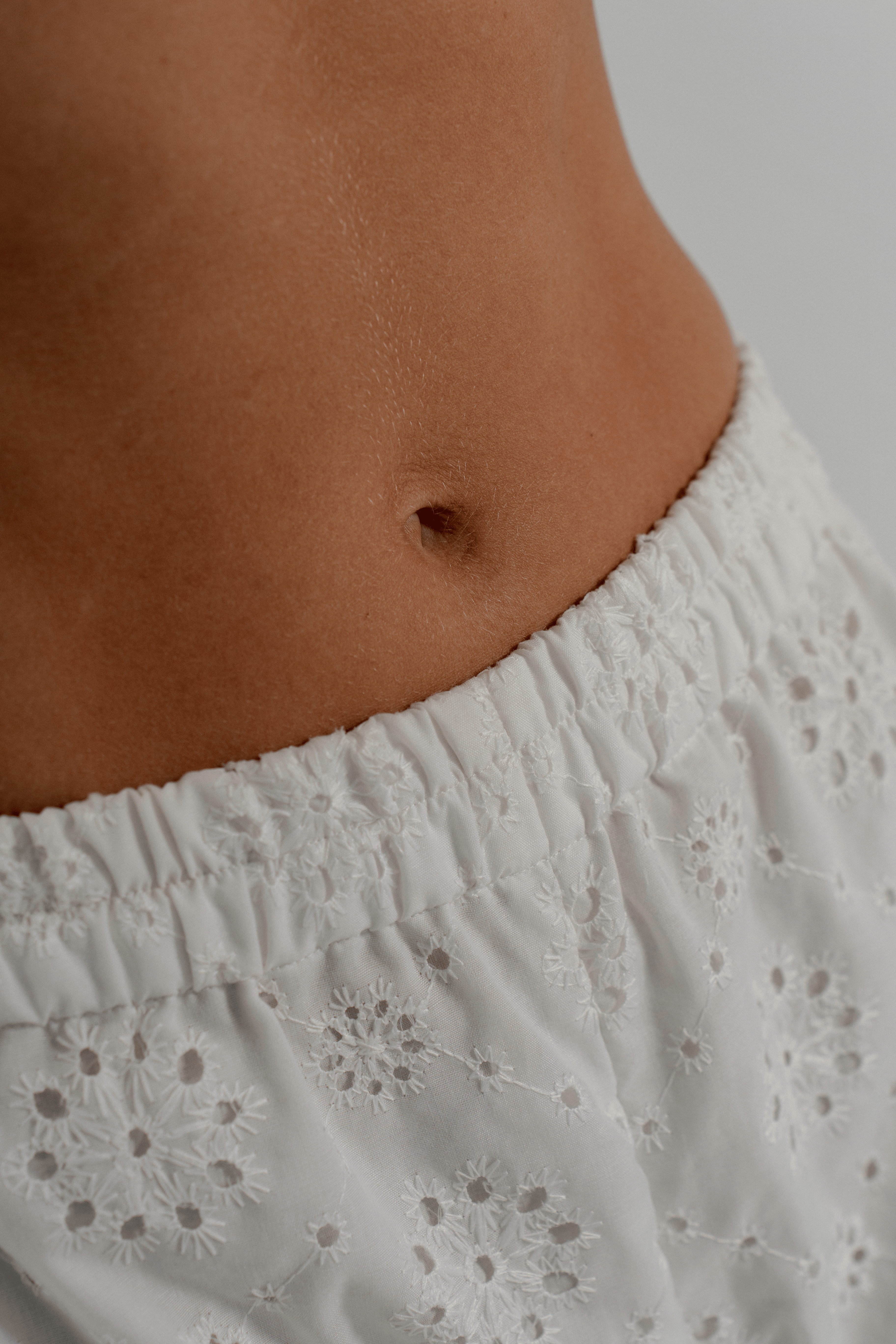 RUBY SHORTS | WHITE